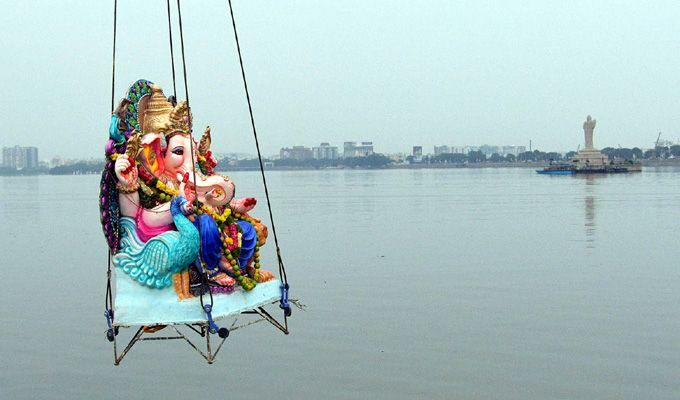 Hyderabad Ganesh Visarjan in Hussain Sagar Lake 2018 Photos