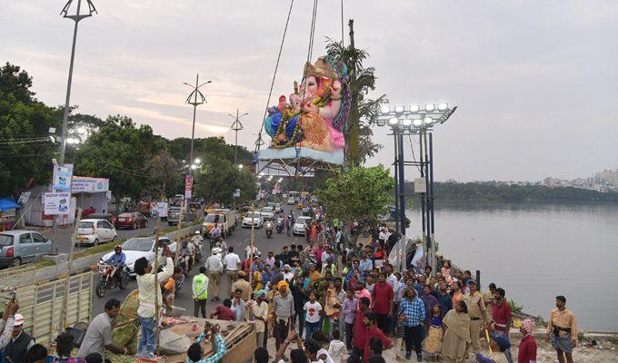 Hyderabad Ganesh Visarjan in Hussain Sagar Lake 2018 Photos