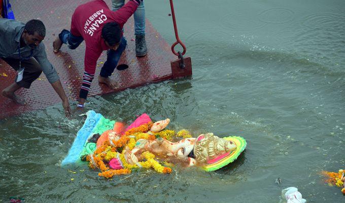 Hyderabad Ganesh Visarjan in Hussain Sagar Lake 2018 Photos