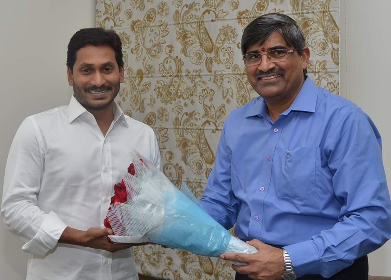 IAS and IPS Officers meeting with New CM of AP Jagan Mohan Reddy Garu