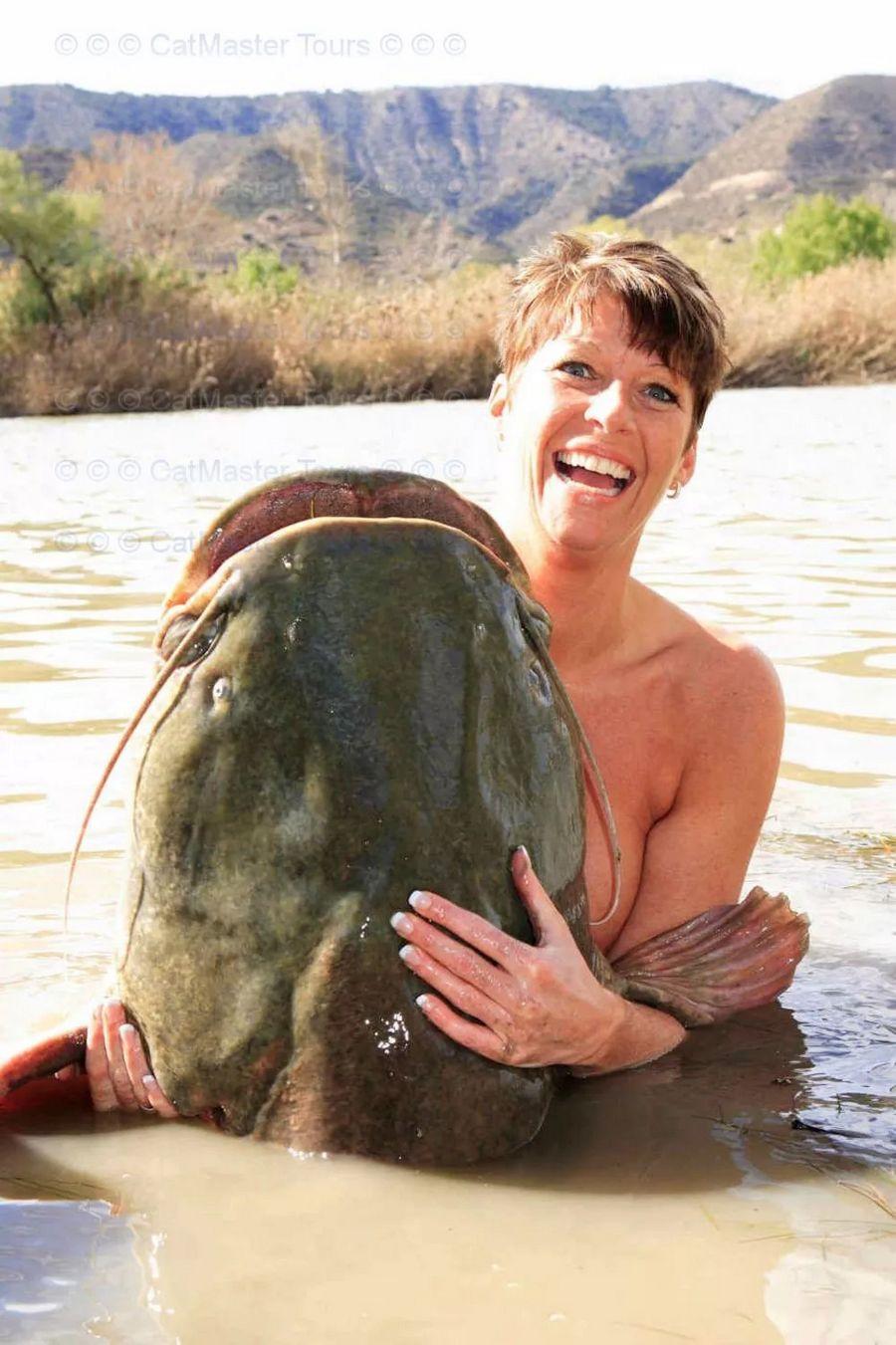 INCREDIBLE HUGE Giant European CATFISH PHOTOS