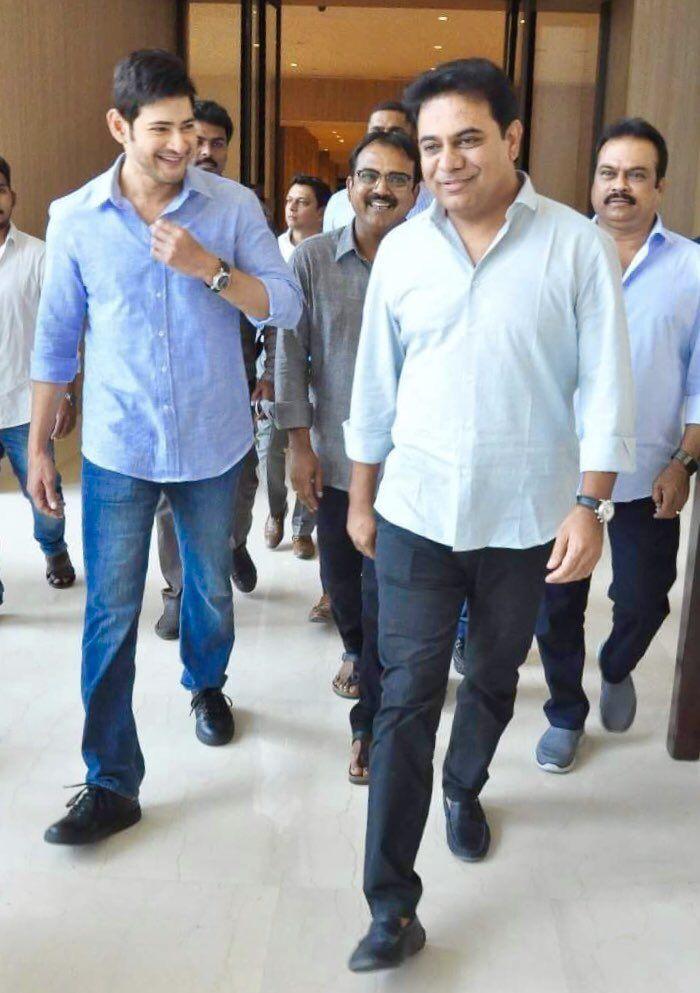 IT minister watches Bharat Ane Nenu Movie Photos