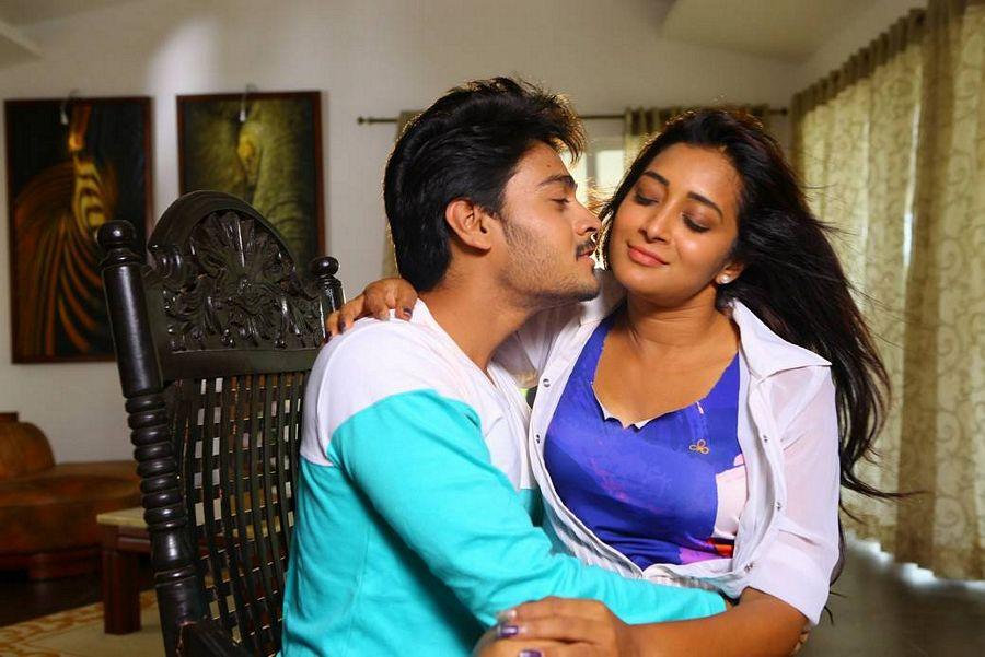 Iddari Madhya 18 Telugu Movie Stills