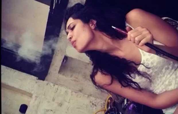 Indian Actress Caught Smoking & Drinking in Real Life Photos