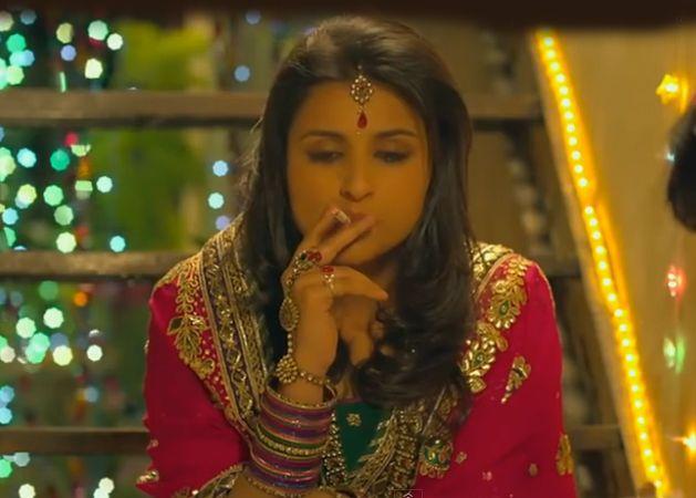 Indian Actress Caught Smoking & Drinking in Real Life Photos