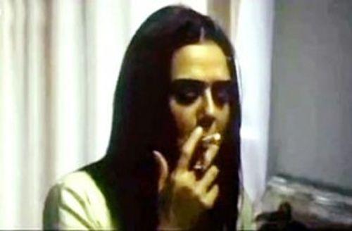 Indian Actress Caught Smoking & Drinking in Real Life Photos