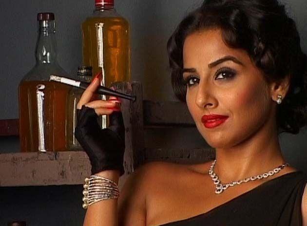 Indian Actress Caught Smoking & Drinking in Real Life Photos