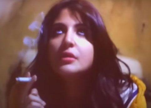 Indian Actress Caught Smoking & Drinking in Real Life Photos