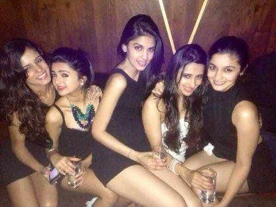 Indian Actress Caught Smoking & Drinking in Real Life Photos