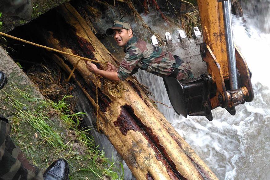 Indian Army & Local Fishermen’s out there in Kerala for rescuing hundreds of life