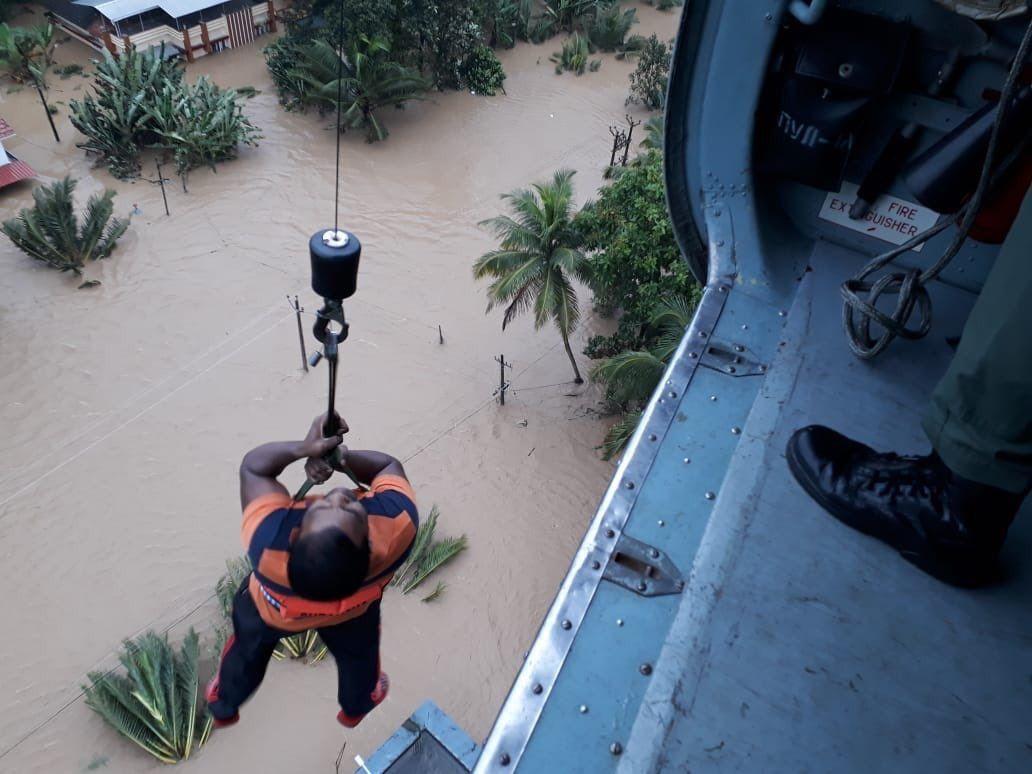 Indian Army & Local Fishermen’s out there in Kerala for rescuing hundreds of life