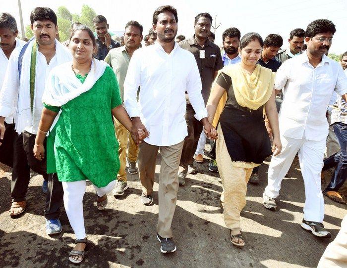 Jagan Praja Sankalpa Yatra Day 101 Photos