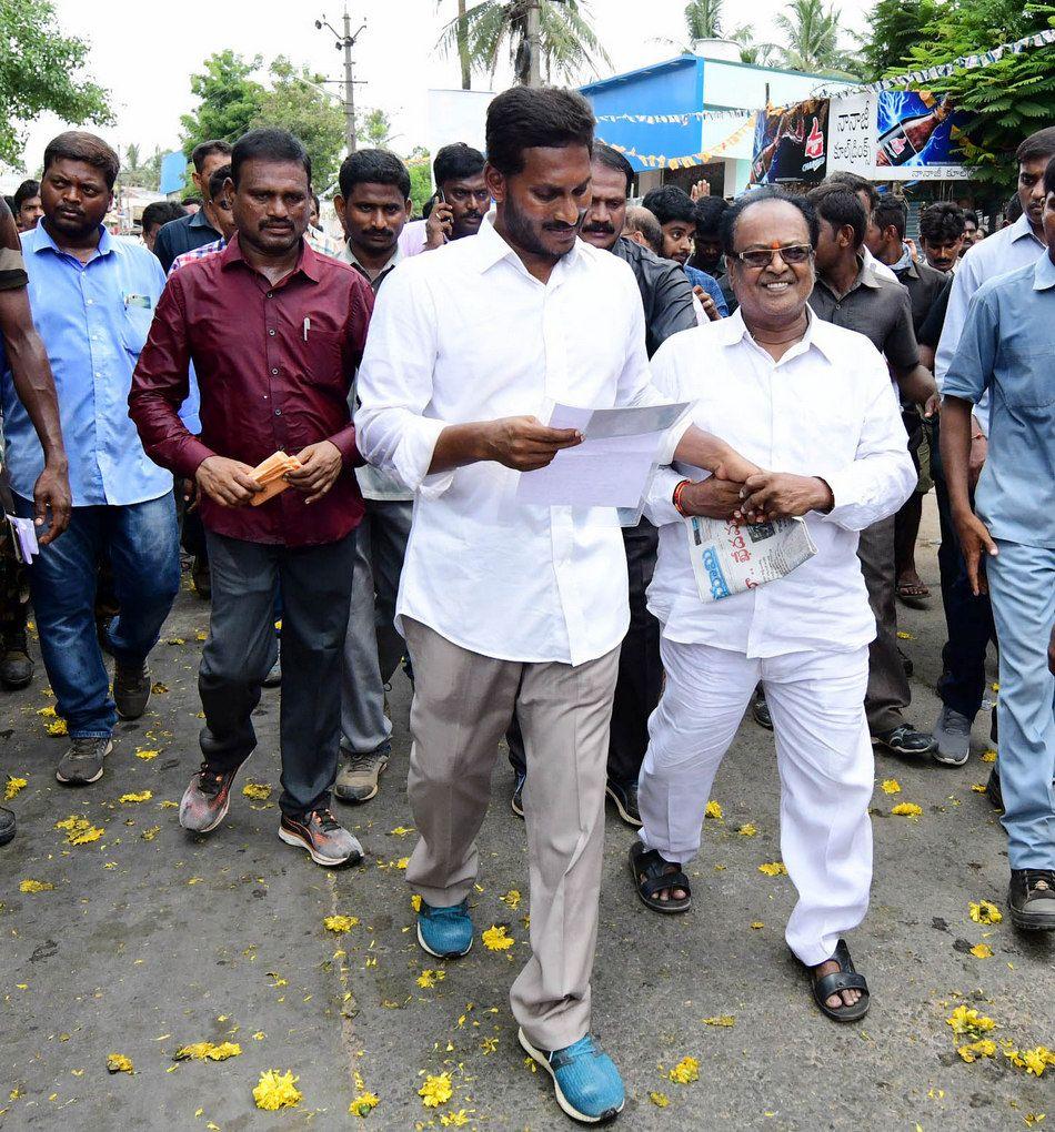 Jagan Praja Sankalpa Yatra Day 169 Photos