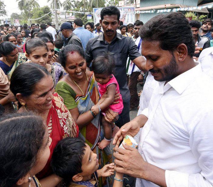 Jagan Praja Sankalpa Yatra Day 169 Photos