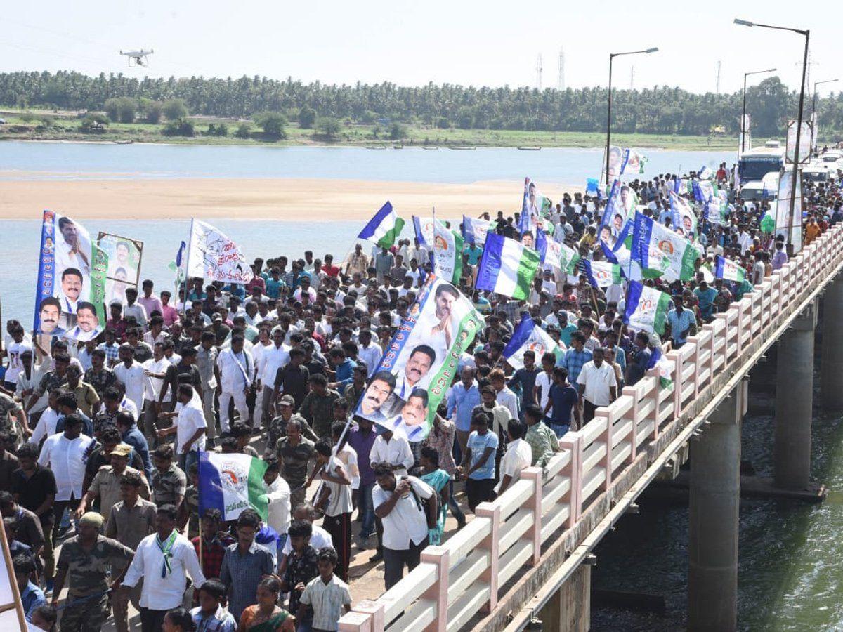 Jagan Praja Sankalpa Yatra Day 193 Photos