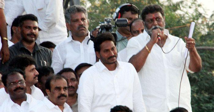 Jagan Praja Sankalpa Yatra Day 26 Photos