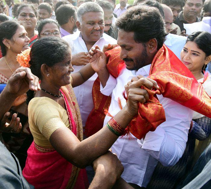 Jagan Praja Sankalpa Yatra Day 29 Photos