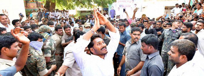 Jagan Praja Sankalpa Yatra Day-37 Photos