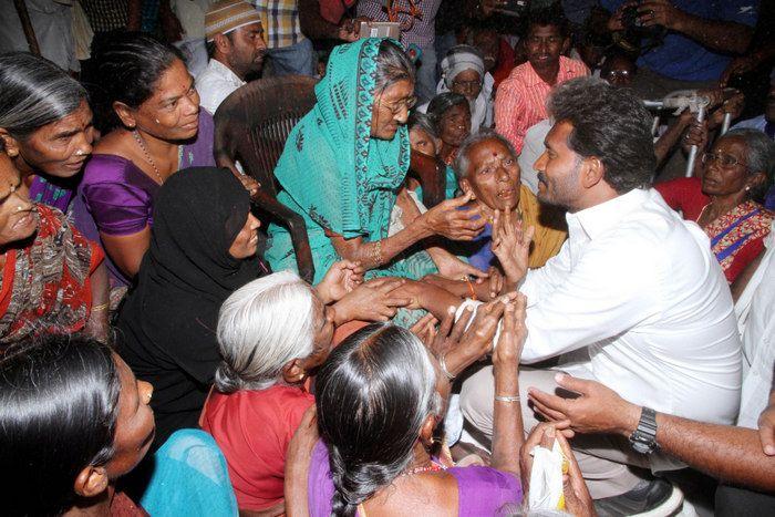 Jagan Praja Sankalpa Yatra Day-37 Photos