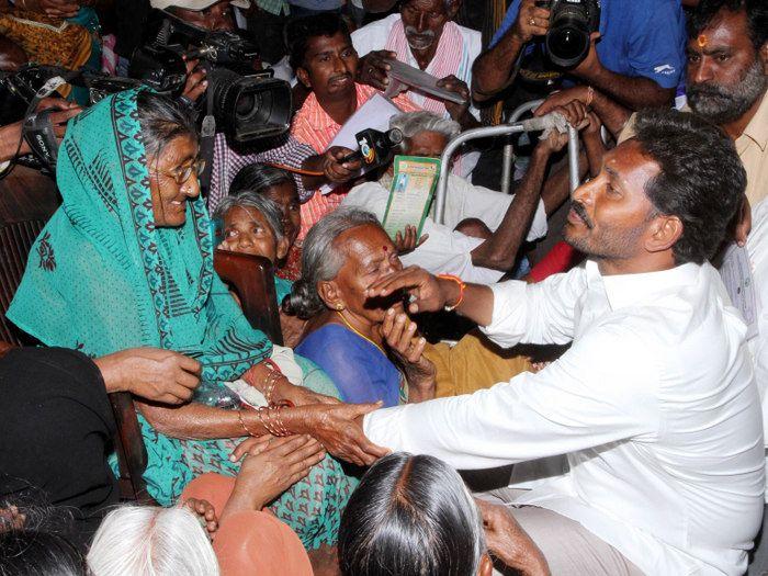 Jagan Praja Sankalpa Yatra Day-37 Photos