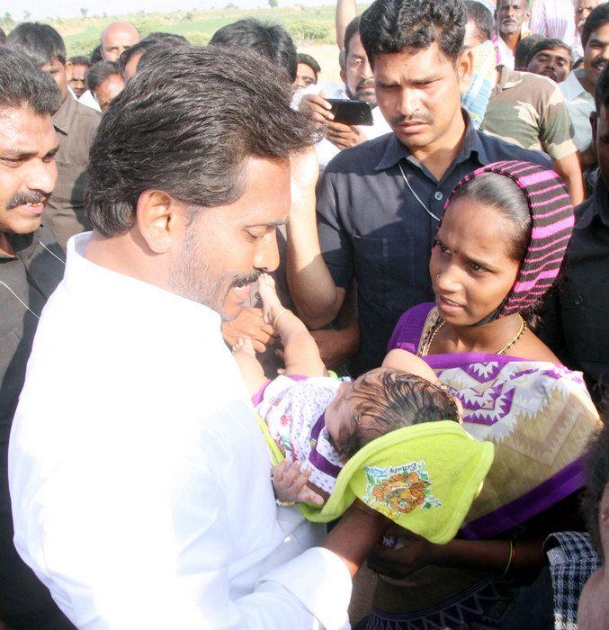 Jagan Praja Sankalpa Yatra Day-37 Photos