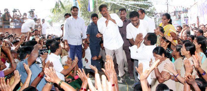 Jagan Praja Sankalpa Yatra Day-37 Photos