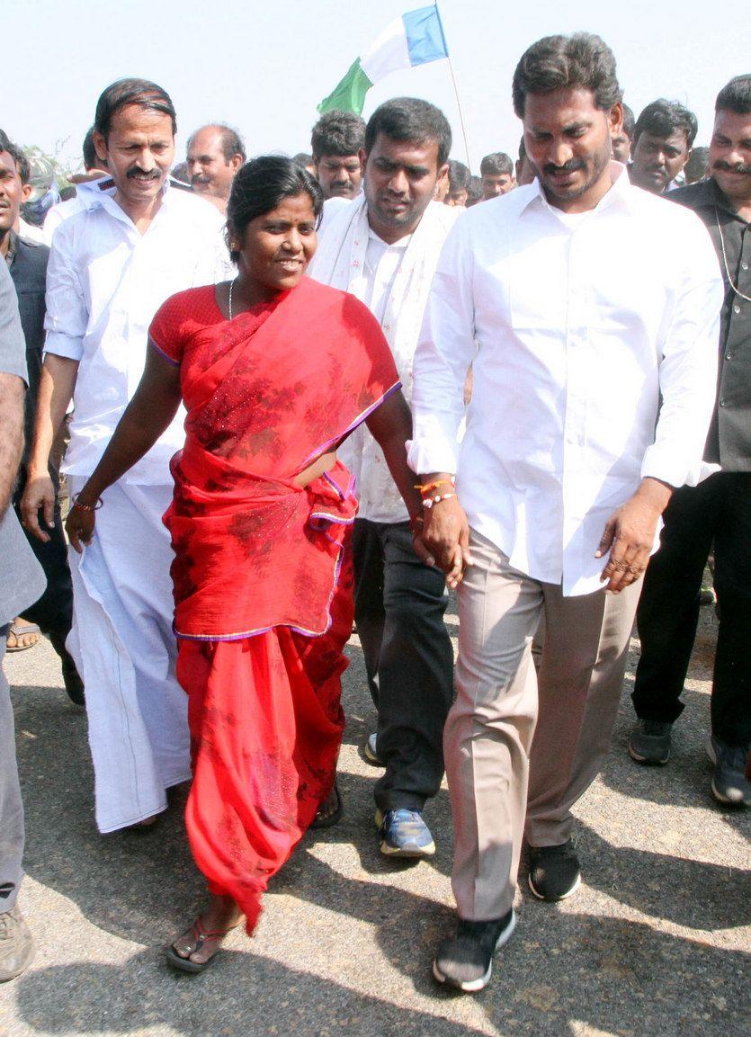 Jagan Praja Sankalpa Yatra Day-37 Photos