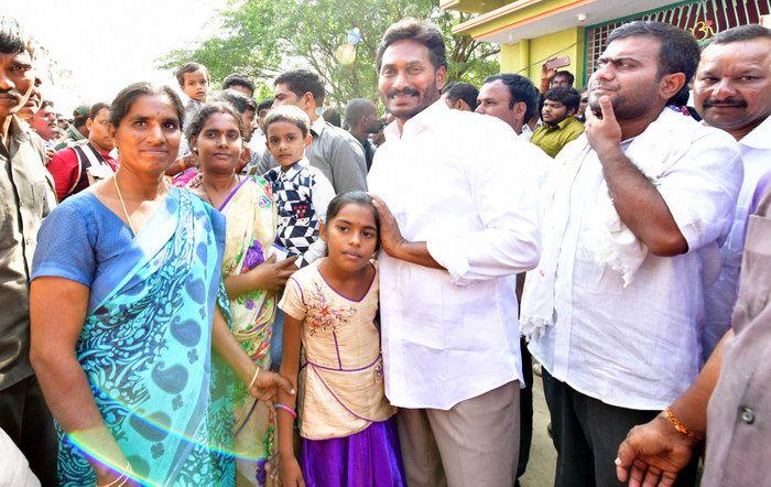 Jagan Praja Sankalpa Yatra Day-37 Photos