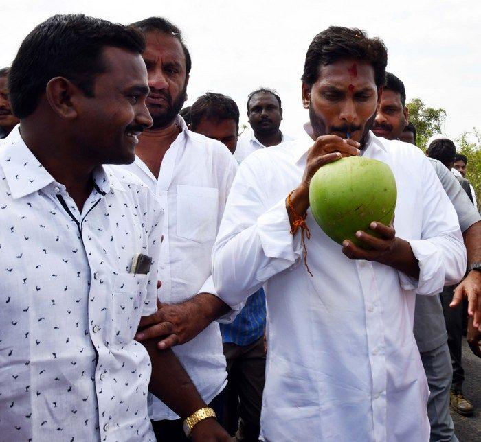 Jagan Praja Sankalpa Yatra Day-80 Photos