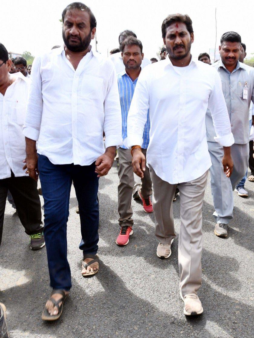 Jagan Praja Sankalpa Yatra Day-80 Photos