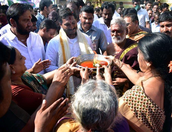 Jagan Praja Sankalpa Yatra Day-80 Photos