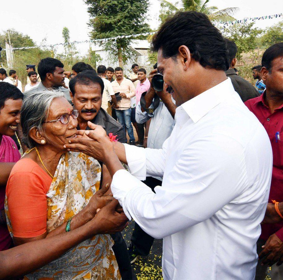 Jagan Praja Sankalpa Yatra Day-86 Photos