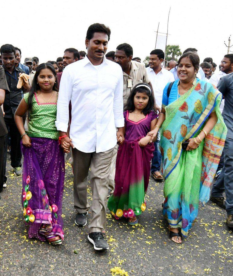 Jagan Praja Sankalpa Yatra Day-86 Photos