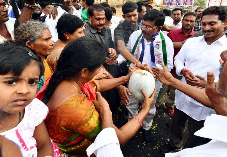 Jagan Praja Sankalpa Yatra Day-86 Photos