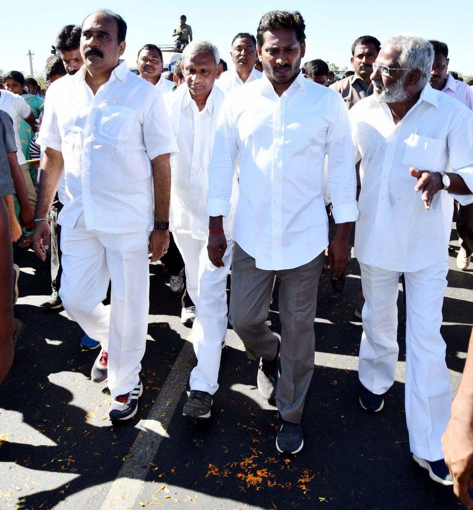 Jagan Praja Sankalpa Yatra Day 98 Photos