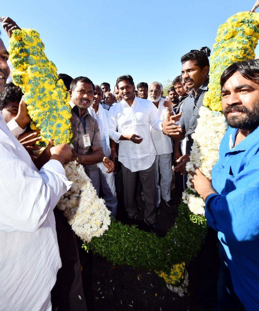 Jagan Praja Sankalpa Yatra Day 98 Photos