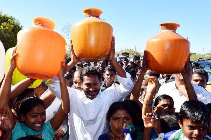 Jagan Praja Sankalpa Yatra Day 98 Photos