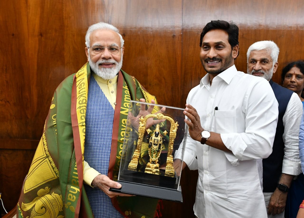 Jagan and Modi Pics