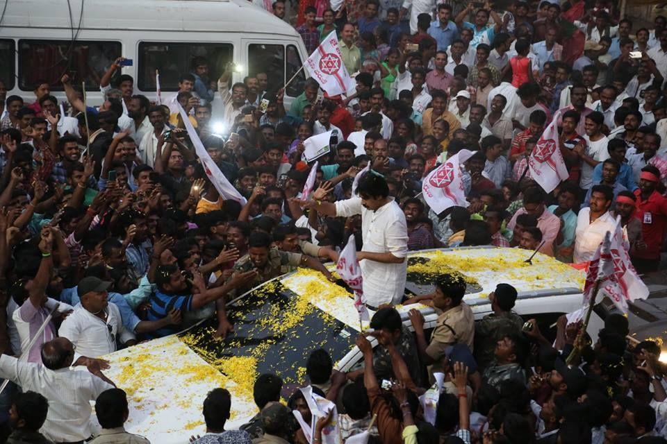 JanaSena: Pawan Kalyan addressing Public Gathering at Hanuman Circle