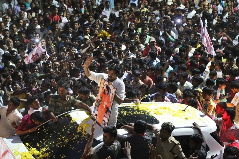 JanaSena: Pawan Kalyan addressing Public Gathering at Hanuman Circle