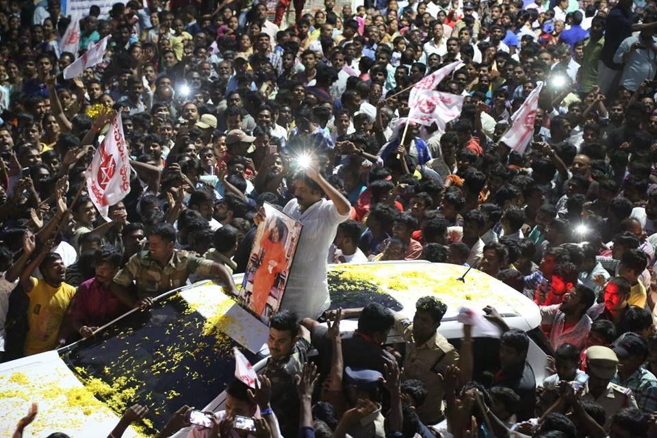 JanaSena: Pawan Kalyan addressing Public Gathering at Hanuman Circle