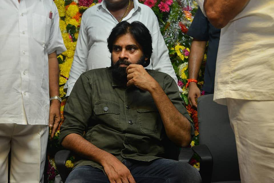 JanaSena Chief Pawan Kalyan Met Dadi Veerabhadra Rao at Anakapally