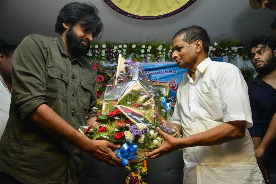 JanaSena Chief Pawan Kalyan Met Dadi Veerabhadra Rao at Anakapally