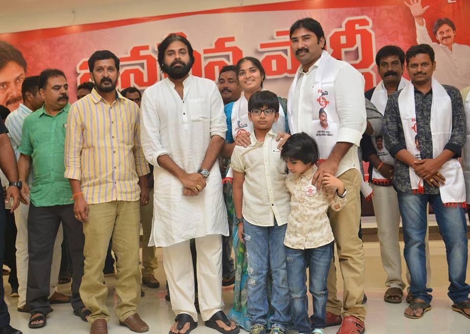 JanaSena Chief Pawan Kalyan Porata Yatra at Bhimavaram Photos