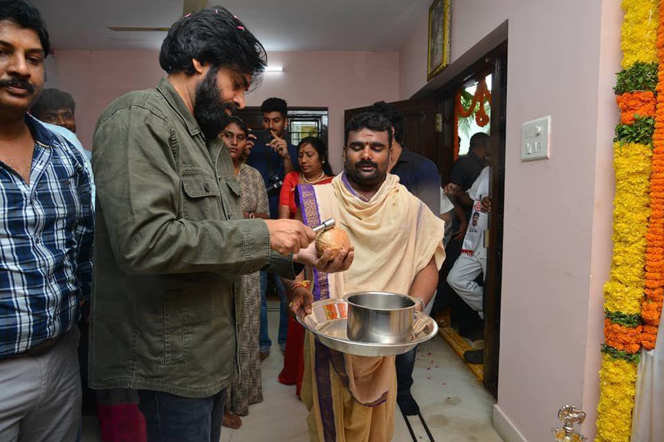 JanaSena Chief Pawan Kalyan at Vizag Party Office Opening Photos