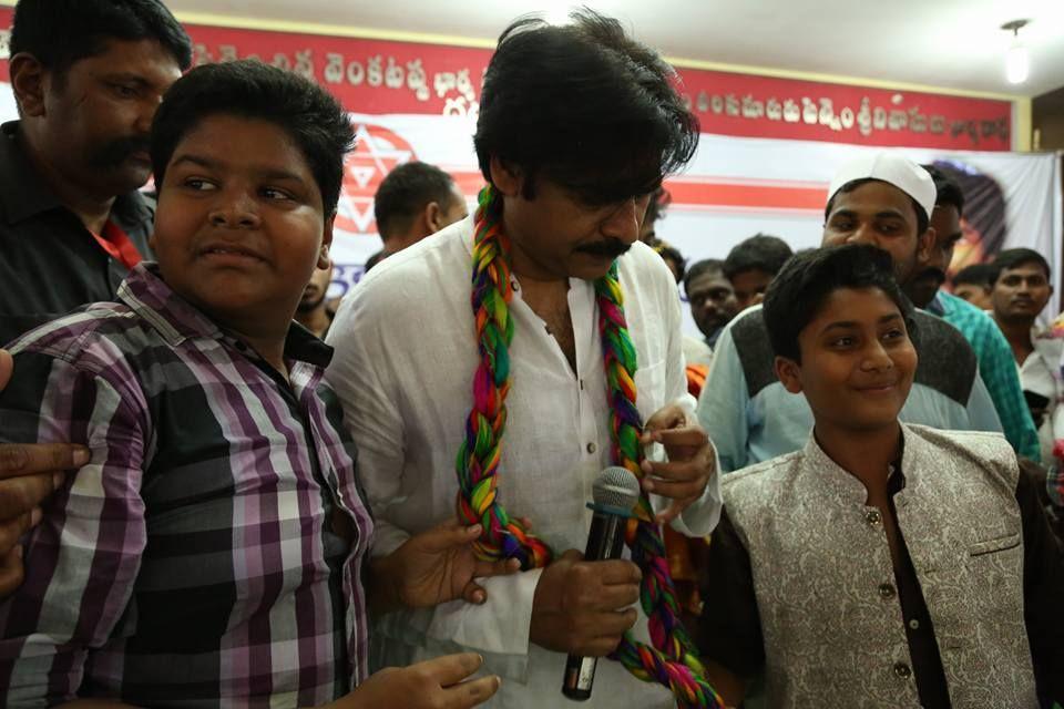 JanaSena Party Chief Pawan Kalyan at JanaSainiks Meeting - HINDUPUR