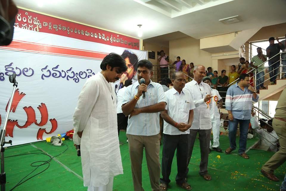 JanaSena Party Chief Pawan Kalyan at JanaSainiks Meeting - HINDUPUR