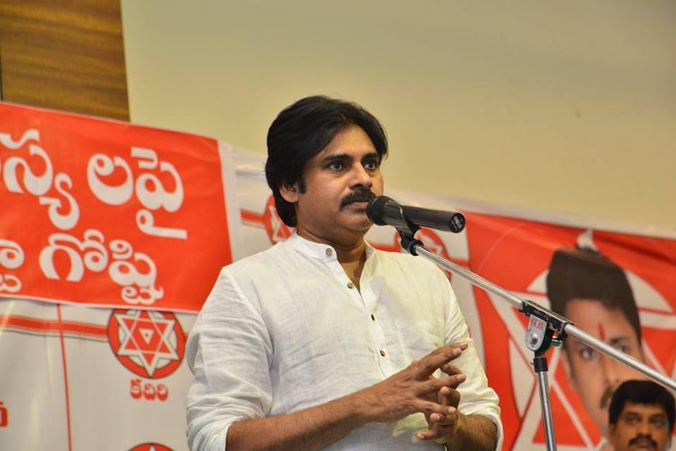 JanaSena Party Chief Pawan Kalyan interaction with women at Kadiri