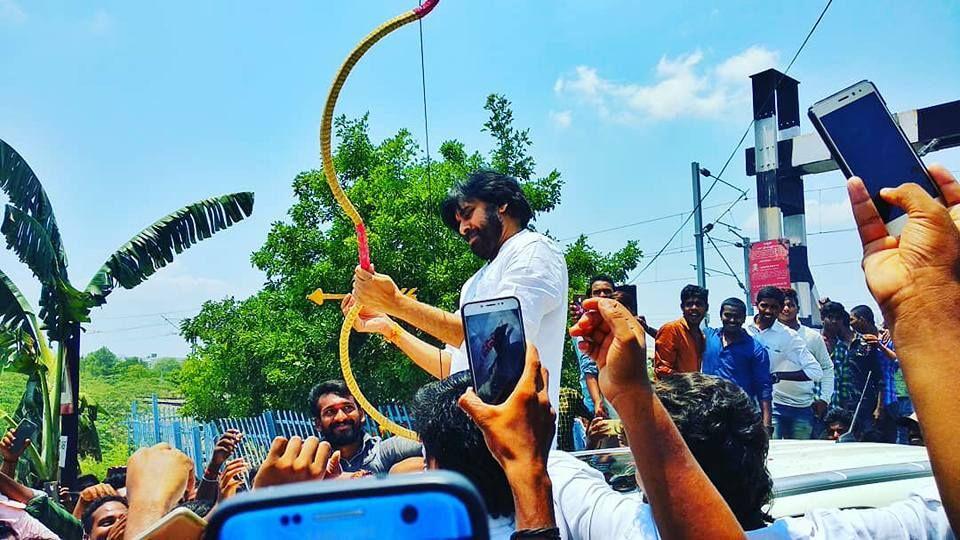 JanaSena Party chief Pawan Kalyan at Settipalli Photos