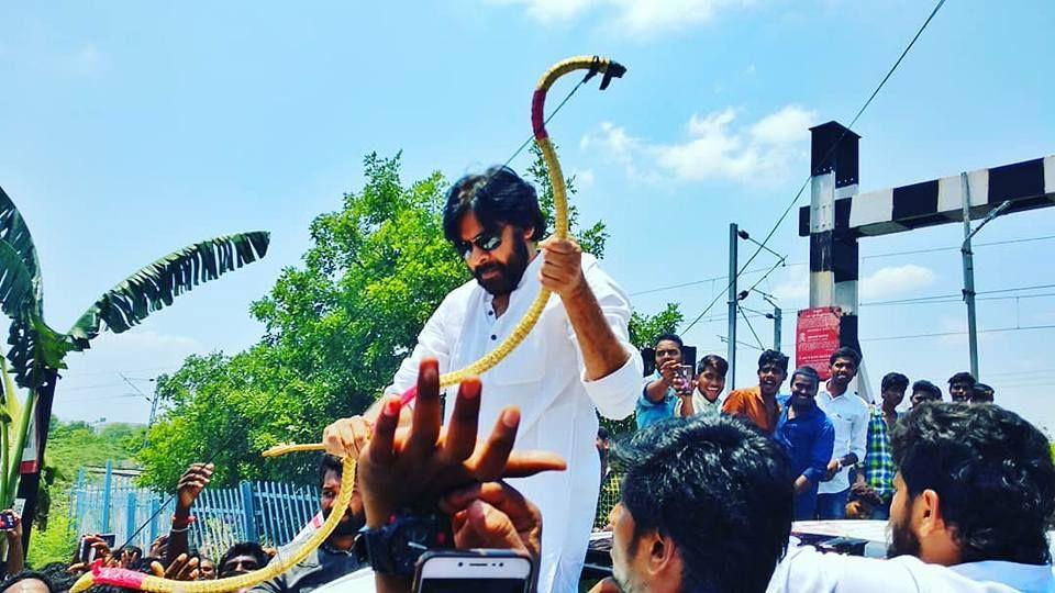 JanaSena Party chief Pawan Kalyan at Settipalli Photos